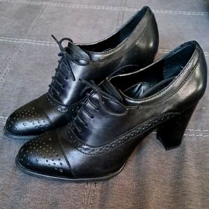 Franco Sarto Wingtip Black Leather Oxford Chunky Heels 7.5